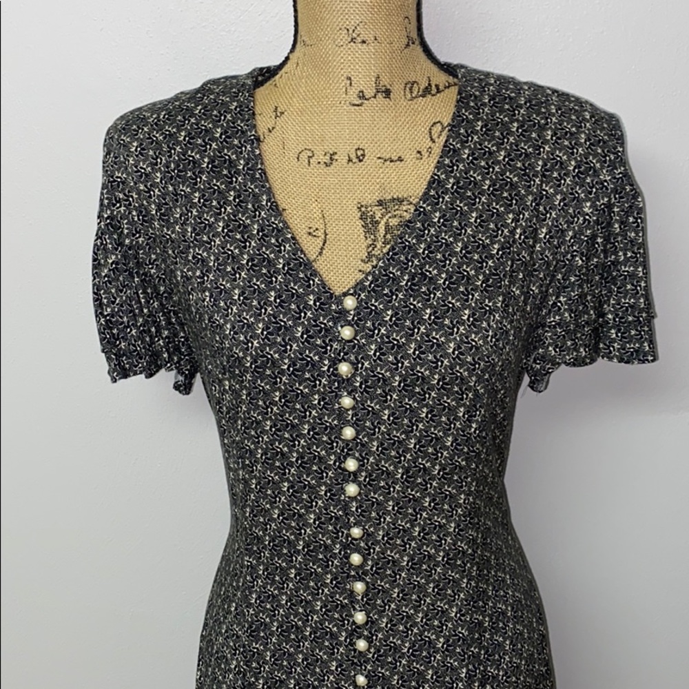 Vintage feminine floral pearl button up dress